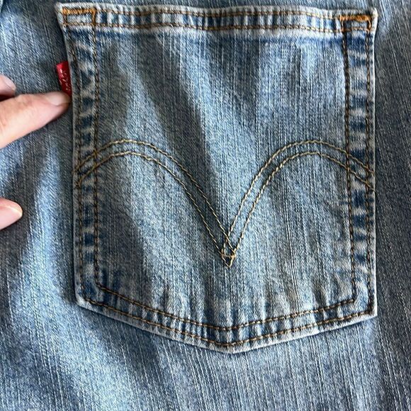 Levi's Relaxed Boot Cut Jeans - Picture 8 of 9